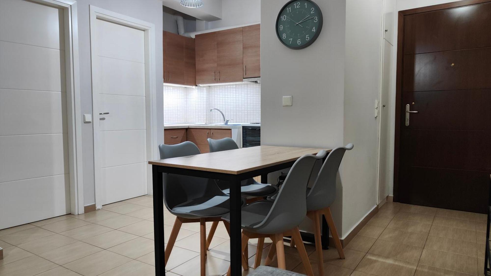 Rock & Roll 1 - Modern Apartment In Trikala Exterior photo